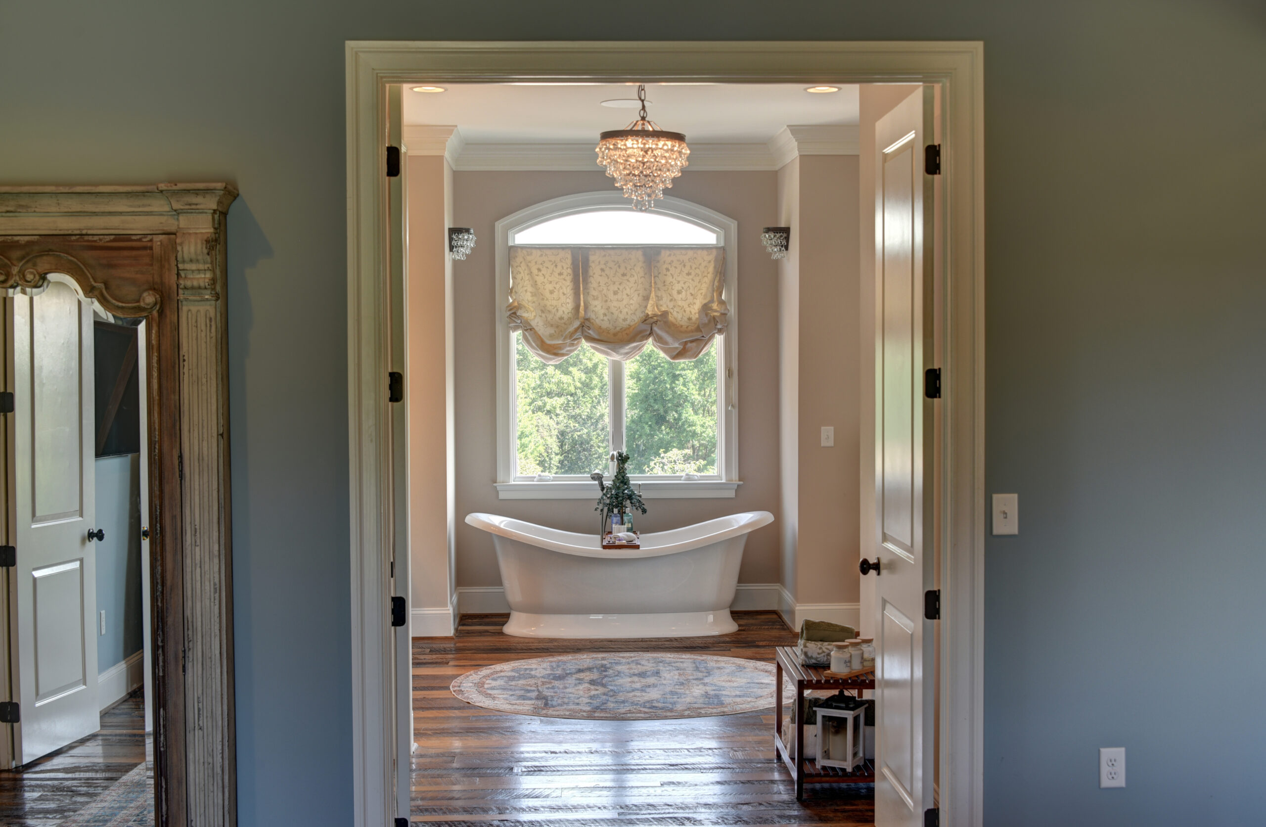 Main Bathroom 05